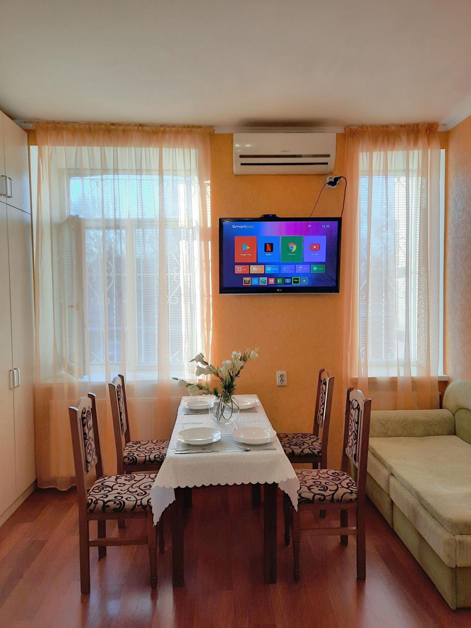 Alex Apartments: Central Two-Room Apartment with 24/7 Self-Check-In Poltava Exterior photo