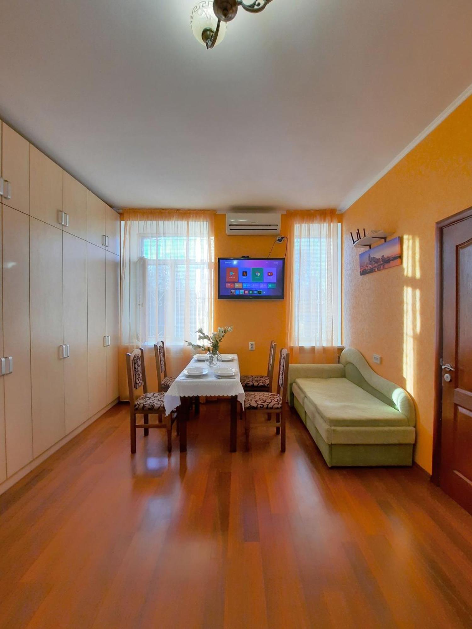 Alex Apartments: Central Two-Room Apartment with 24/7 Self-Check-In Poltava Exterior photo