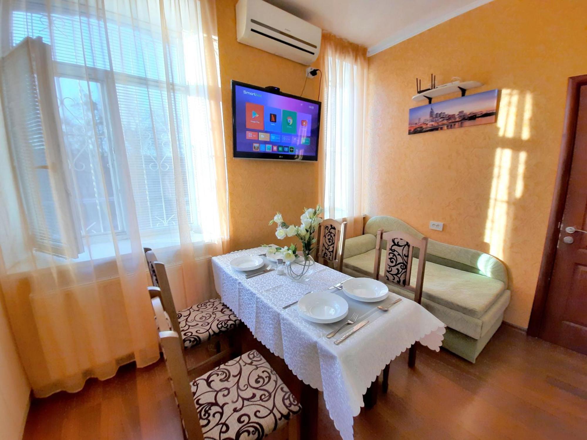 Alex Apartments: Central Two-Room Apartment with 24/7 Self-Check-In Poltava Exterior photo